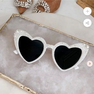 Untamed petals Marley sunnies